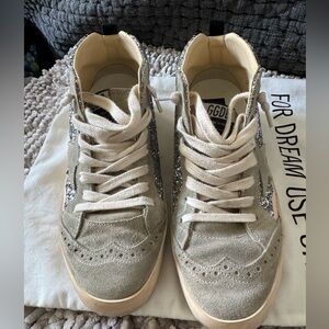 Stylish Women's Sneakers in Grey Suede and Silver Glitter